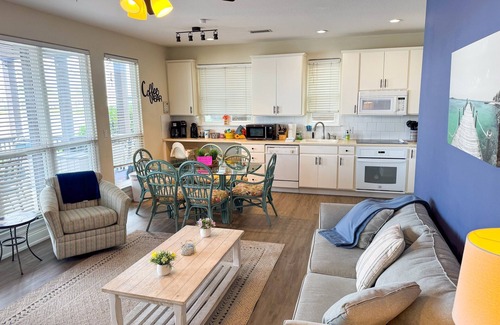 Fort Walton Beach - Destin House | Best Fall Waterfront Deal! Heated Pool! 200 steps to Beach/dining/bar/playground
