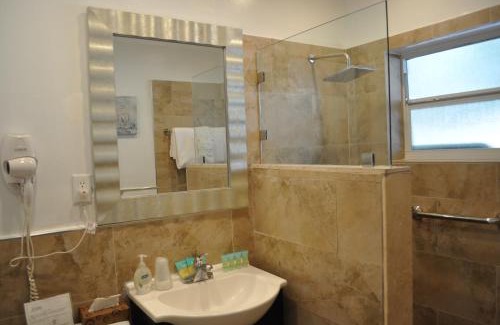 Lauderdale-by-the-Sea Cabin | Best Florida Resort