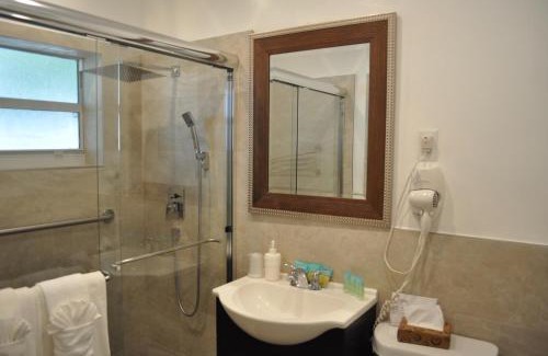 Lauderdale-by-the-Sea Cabin | Best Florida Resort