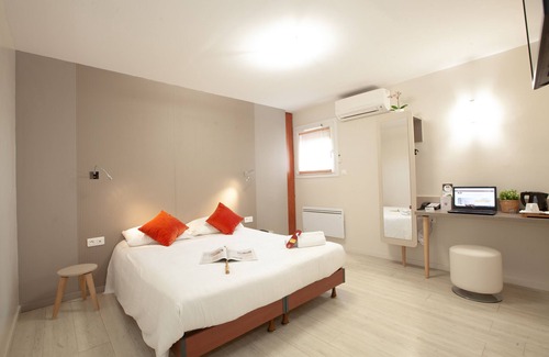 Porte Des Alpes - Mi Plaine - Manissieux Hotel | Best Hotel Lyon St Priest