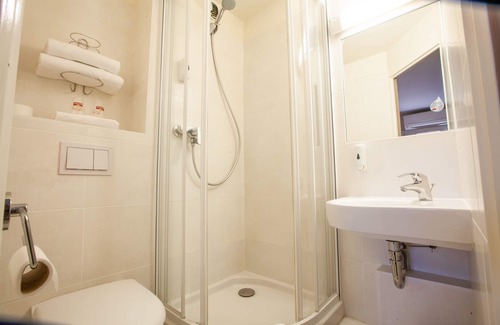 Porte Des Alpes - Mi Plaine - Manissieux Hotel | Best Hotel Lyon St Priest