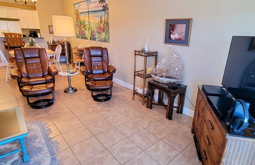 Steinhatchee Condo | BEST IN STEINHATCHEE, WITH AMAZING VIEWS, with Dock RIGHT ON RIVER + OWN SLIP