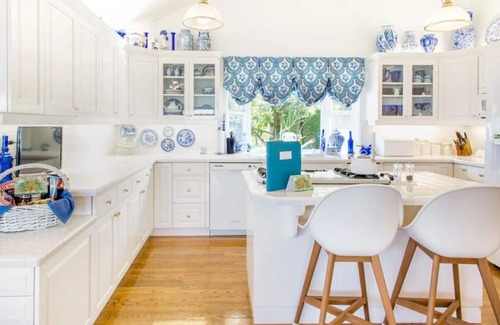 Northeast Tacoma House | Best in Tacoma. Huge Beautiful House with Panoramic Views.