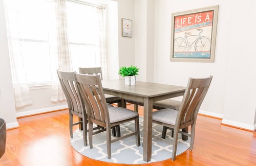 Portsmouth House | Best in the city for a place just like home with amusement park 45 minutes away.