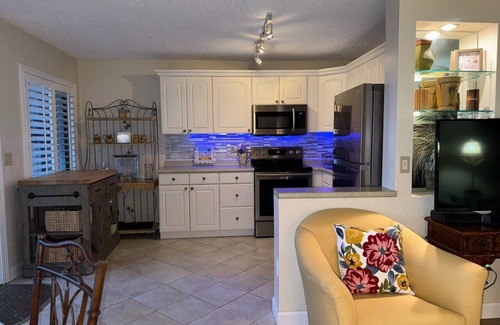 Shell Harbor Condo | Best kept secret on Sanibel, Island living at its best.