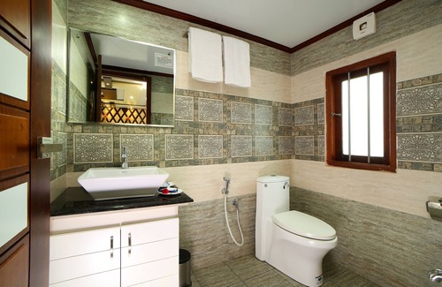 Alappuzha Boat Rental | Best Kerala Houseboat