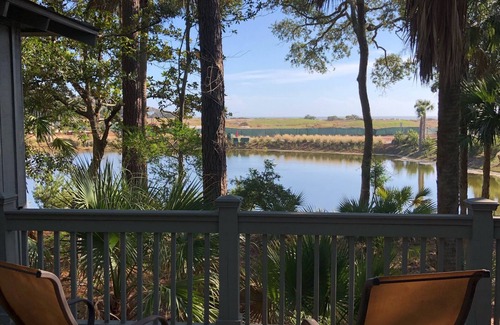 West Beach Cottage | BEST LAGOON LOCATION! WALK TO BEACH! FREE POOL!