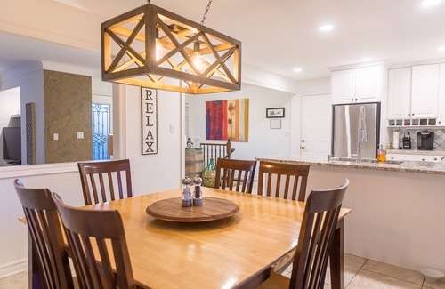 Niagara-on-the-Lake House | Best Location in NOTL, Steps away from everything! Vineyard Views!