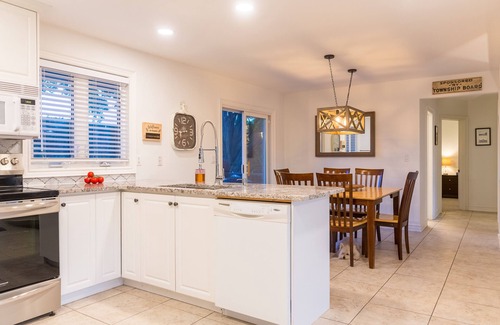 Niagara-on-the-Lake House | Best Location in NOTL, Steps away from everything! Vineyard Views!