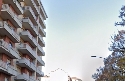 San Donato - Campidoglio Apartment | Best location , 7 buses connections and 6min walking from Metro , shopping an
