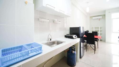 Surabaya Apartment | Best Location and Comfy 2BR at Bale Hinggil Apartment By Travelio