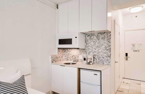 Flamingo/Lummus Condo | Best location by the Beach ! Free WiFi - TV - All amenities