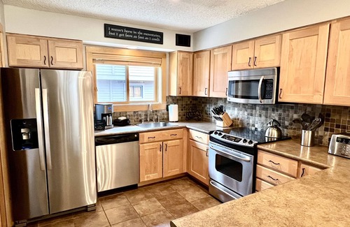 Peak 9 House | Best location in all Breckenridge! True Ski-In, Ski out, Walk to Town! Amazing!