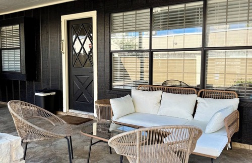McAllen House | Best location in McAllen: pool, unwind, perfect for groups, Prime Location