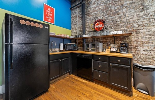Downtown Nashville Apartment | Best location in Nashville! In the Heart of Broadway!