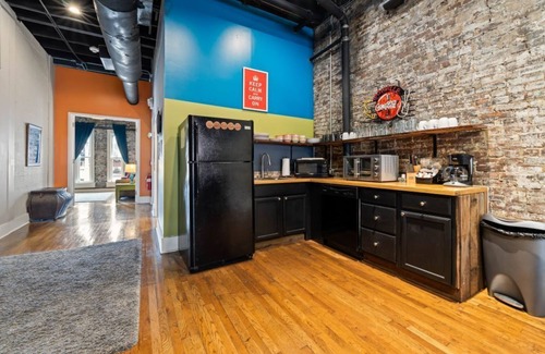 Downtown Nashville Apartment | Best location in Nashville! In the Heart of Broadway!