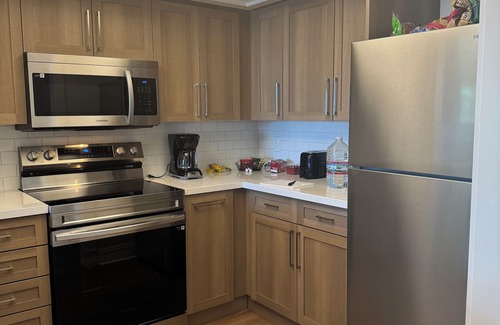 Old Naples Condo | Best location in Old Naples. Waterfront. Walk to beach, 5th Ave and 3rd!