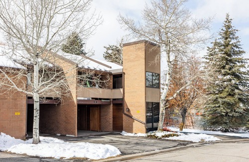 North Park City Apartment | Best location in Park City with Private Entrance, Saunas and Hot Tubs!
