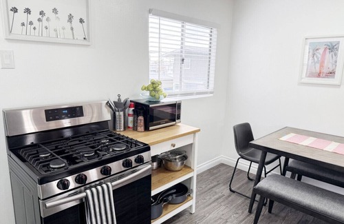 Pacific Beach Condo | ☀️BEST LOCATION IN PB☀️Walk 3 blocks to the Beach!