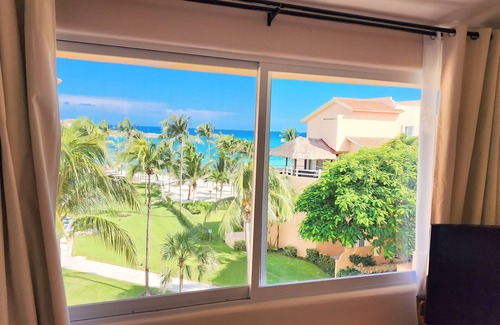 Puerto Aventuras Apartment | Best Location 3BR Beachfront Condo with Ocean View