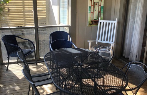 West Beach Cottage | Best location on the island! Lagoon view. Nice dogs stay free!