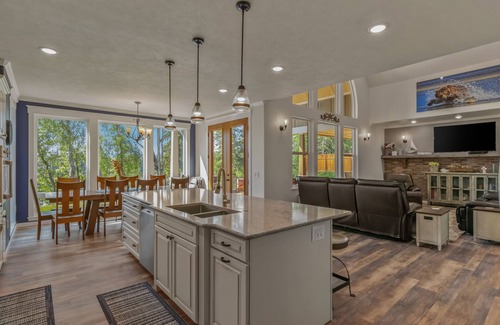 Soldotna House | Best Location on the Kenai River!