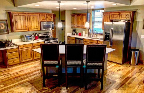 North Park City Condo | BEST Location Park City: 1 Block SKI, Walk Old Town, Sundance, Garage parking