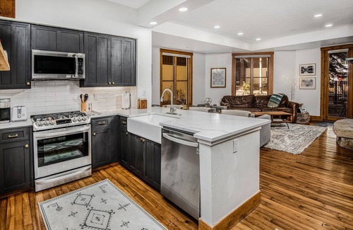 Beaver Creek Condo | Best location! Ski In/Out, Ski Valet, Steps to Ski School, Restaurants, Hot Tub