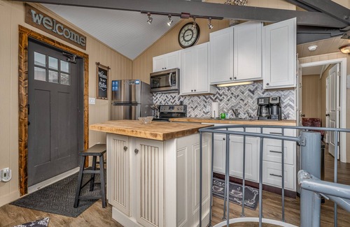 Banner Elk Ski Chalet | Best Location! SLOPESIDE! Mountain View’s! Walk to restaurants!