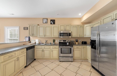 Myrtle Beach House | Best of both - Size and Location !