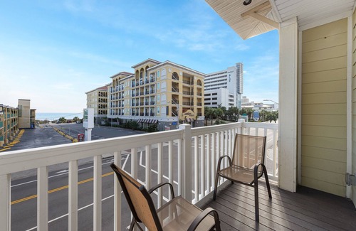 Myrtle Beach House | Best of both - Size and Location !