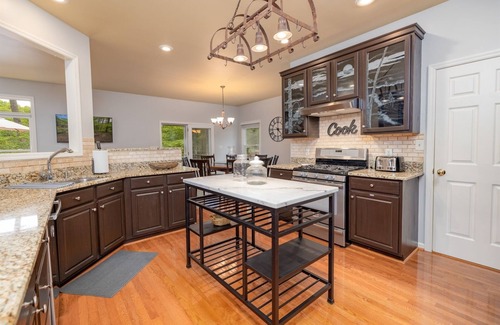 Bracey House | Best of Both Worlds at Lake Gaston