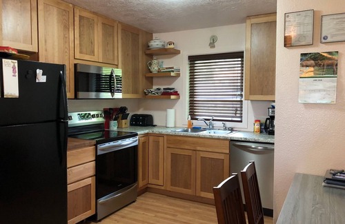 College House | Best of both Worlds. Gateway to urban and rural adventures