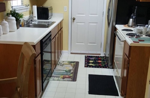 Savannah Cottage | Best Of Both Worlds ~Tybee Island~Historic Savannah