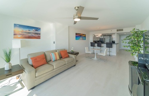Edgewater Condo | Best of Miami including free yacht cruise