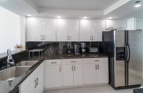 Edgewater Condo | Best of Miami including free yacht cruise