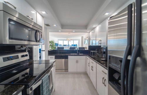 Edgewater Condo | Best of Miami including free yacht cruise