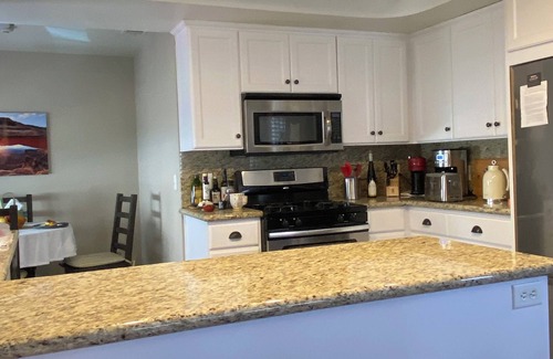 South Redondo House | Best of Redondo Beach - Fabulous Full Unit, Amazing location, 100% walkable!
