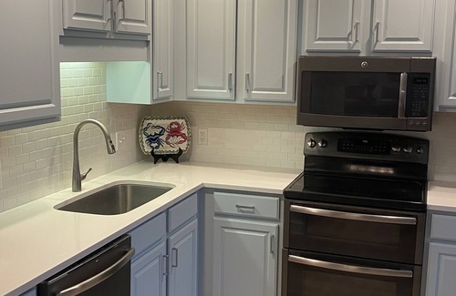 Shipyard Plantation House | Best on island! Shipyard Beach & Golf Adjacent, Lagoon Front,Bikes Beach chairs!