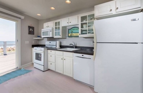 South Rehoboth Apartment | BEST on the Boardwalk this Studio sleeps 4 and has great Smart TV& PARKING