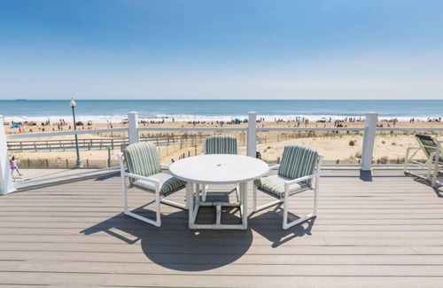 South Rehoboth Apartment | BEST on the Boardwalk this Studio sleeps 4 and has great Smart TV& PARKING