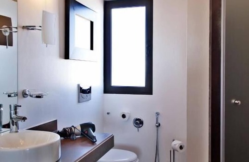 Albufeira Hotel | Best Place to Stay in Albufeira! Beach Access, Swimming Pools, Free Parking!