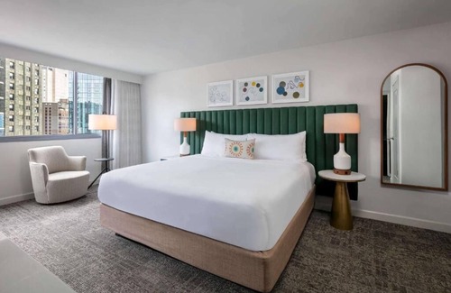 Downtown Chicago Hotel | Best Place to Stay in Chicago! Relaxing Unit w/City View, Pets Allowed!