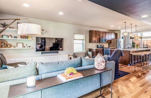 St. Louis House | Best place to stay in 2023, great home with pool.