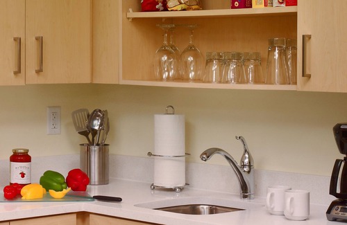 Westlake Hotel | Best Place to Stay in Westlake! Free Parking, Onsite Pool