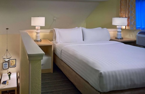 Chesterfield Hotel | Best Place to Stay in Chesterfield! Kitchen, Free Breakfast, Pets Allowed