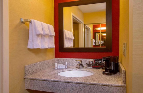 Durham Hotel | Best Place to Unwind! 2 Relaxing Units, Free Parking, Pets Allowed, Pool