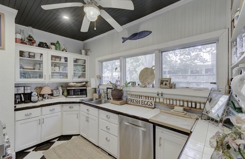 Swansboro Cottage | Best Porch in Swansboro! 1 Block to Front Street. Dog friendly.