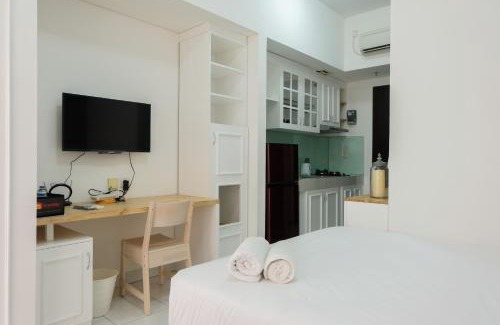 Serpong Apartment | Best Price Studio at Casa De Parco Apartment By Travelio