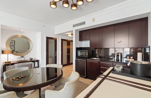 Mid Beach Condo | Best Rates! Fontainebleau Sorrento 2 Queen Beds w/Sofabed. Free Spa Passes/Valet